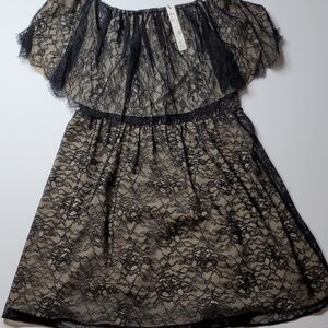 Alice & Olivia Suzy Lace off Shoulder Dress M NWT